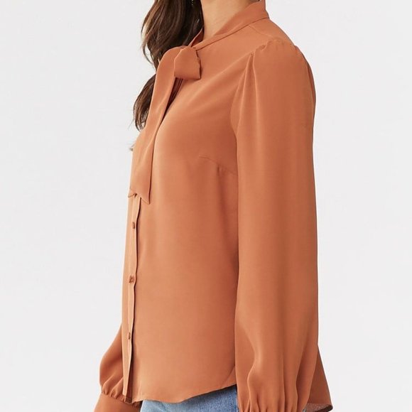 NWOT Camel Button Down Oxford Bow Front Work Top - Picture 2 of 2